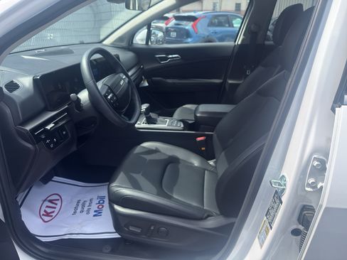 Used 2026 Kia Sportage EX FWD image 15