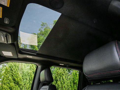 Used 2025 Ford F150 Raptor AWD/4WD image 28