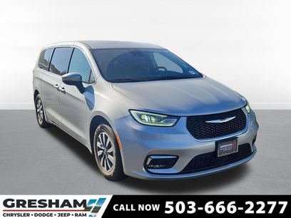 Certified 2023 Chrysler Pacifica Touring-L