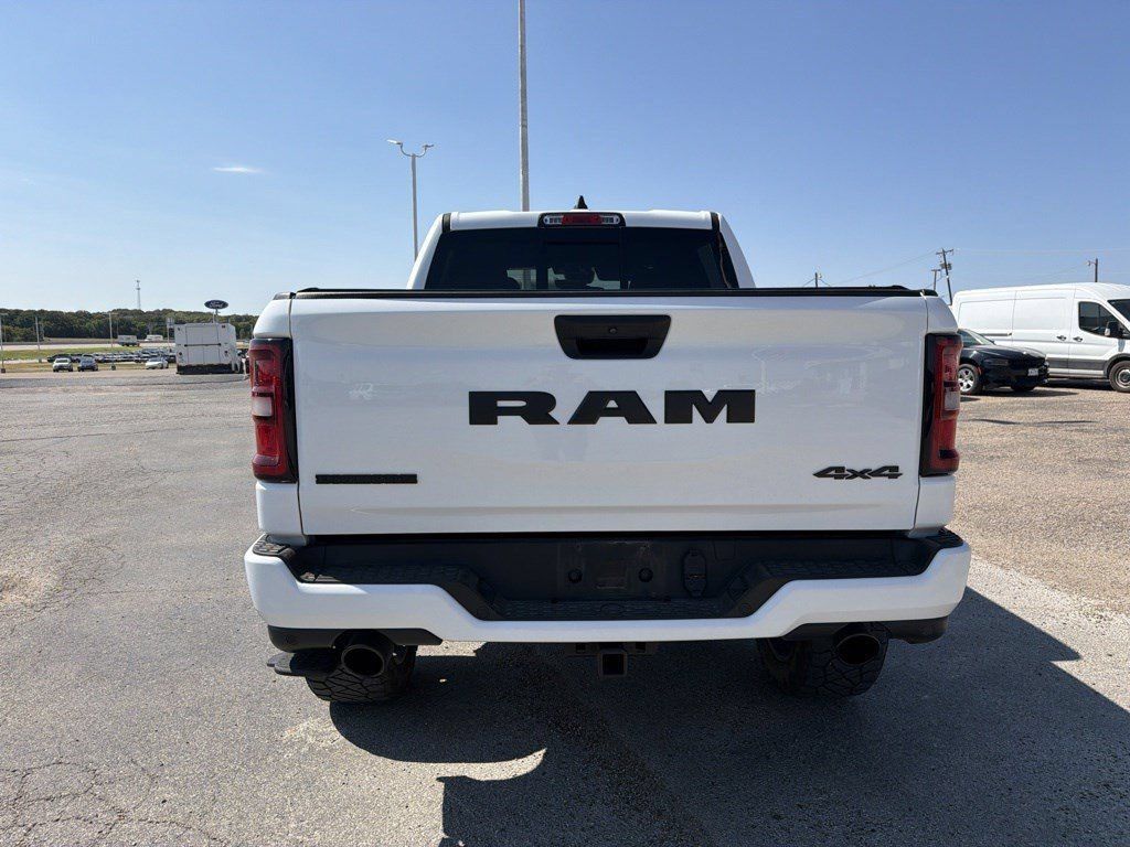 Used 2025 RAM 1500 Big Horn AWD/4WD image 4