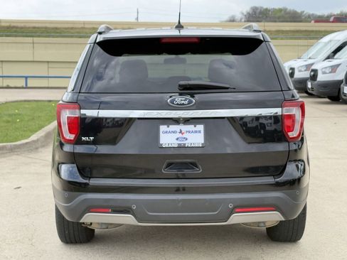 Used 2019 Ford Explorer XLT w/ Equipment Group 201A image 7