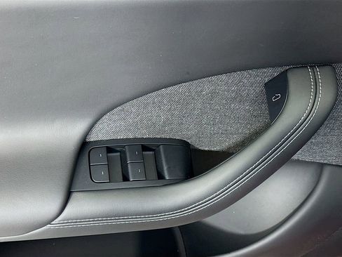 Used 2023 Tesla Model S image 18