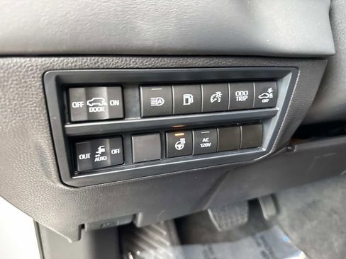 Used 2024 Toyota Sequoia Platinum image 48