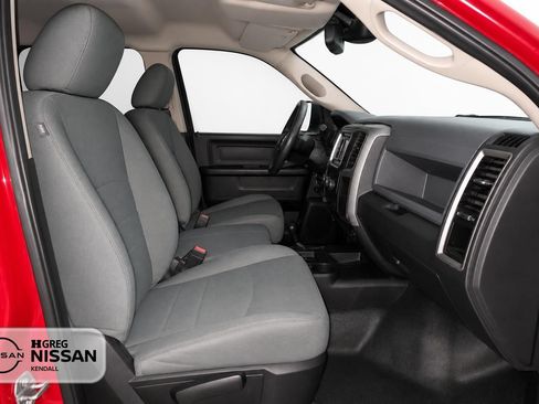Used 2018 RAM 2500 Tradesman w/ Chrome Appearance Group AWD/4WD image 11