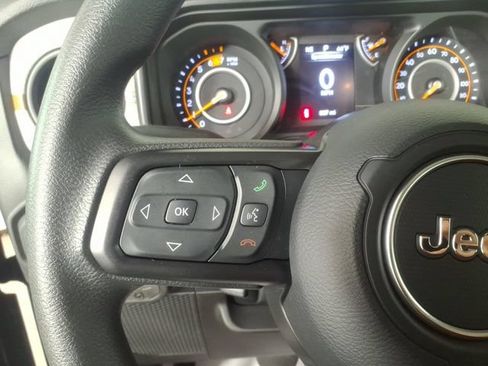Used 2026 Jeep Wrangler Unlimited Sport AWD/4WD image 17