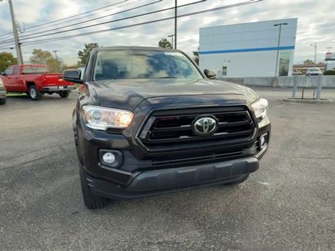 Used 2021 Toyota Tacoma SR5 image 3
