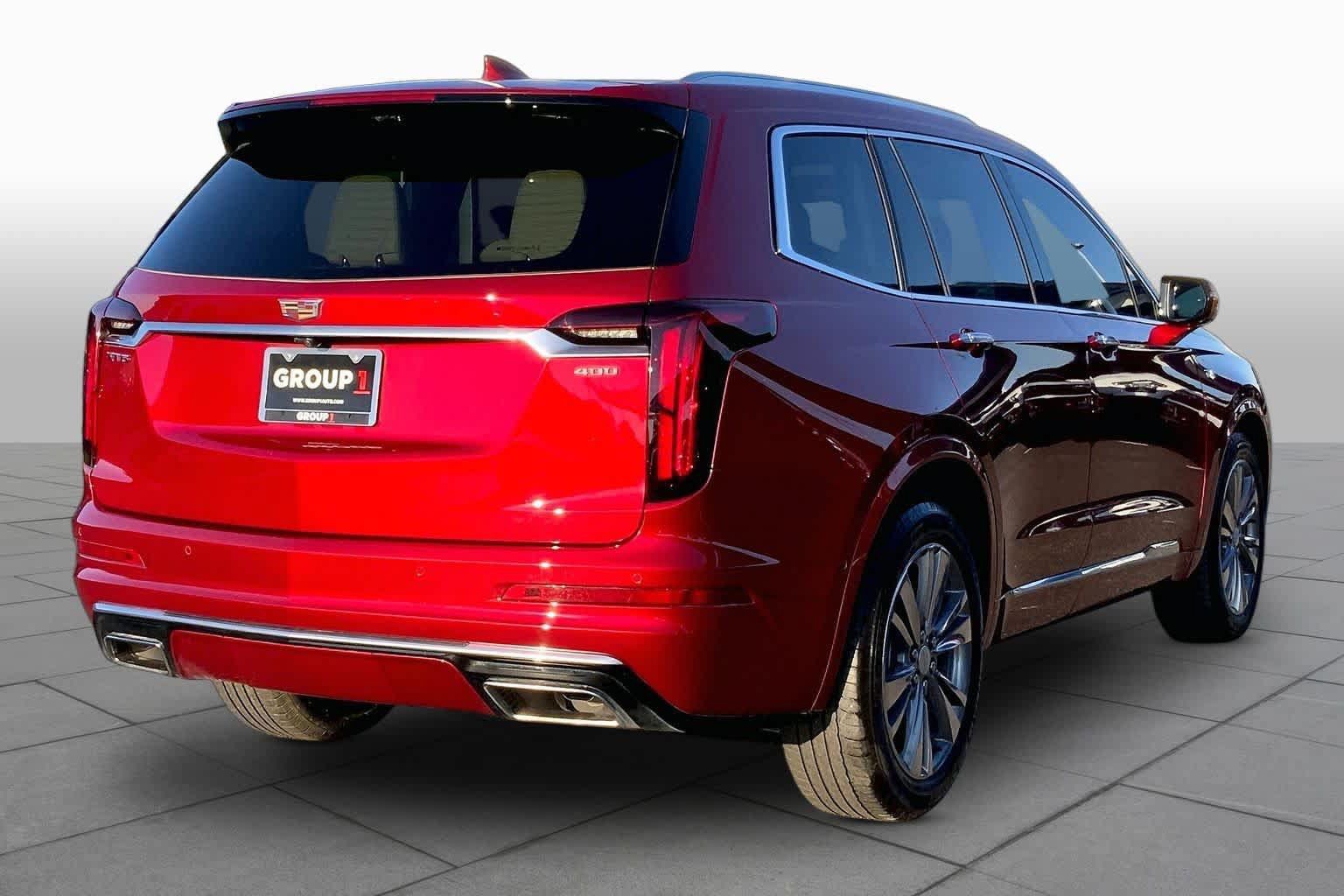 Used 2023 Cadillac XT6 Premium Luxury w/ Technology Package FWD image 12