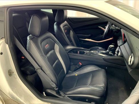 Used 2019 Chevrolet Camaro SS image 13