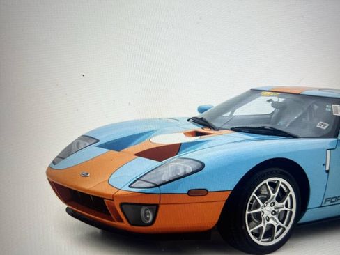 Used 2005 Ford GT RWD image 78