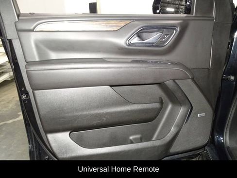 Used 2024 Chevrolet Suburban Premier AWD/4WD image 16