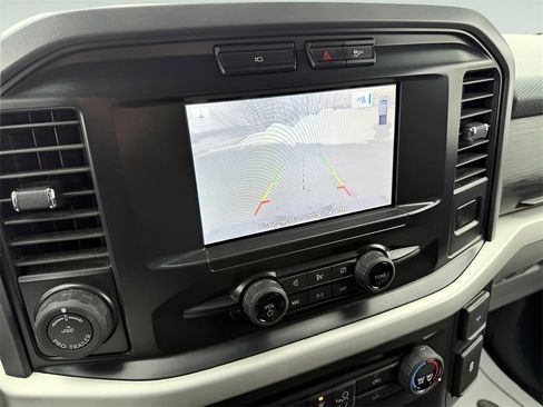 Used 2022 Ford F150 XLT w/ Trailer Tow Package image 25