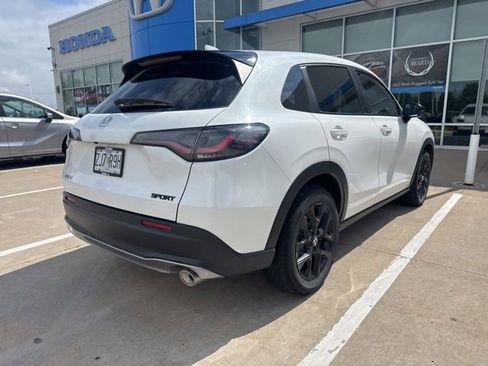 Used 2025 Honda HR-V Sport image 4