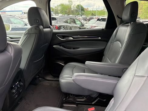 Used 2018 Buick Enclave Premium AWD/4WD image 34