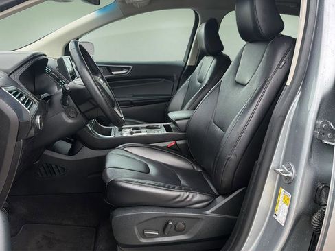 Used 2022 Ford Edge Titanium w/ Equipment Group 301A AWD/4WD image 19