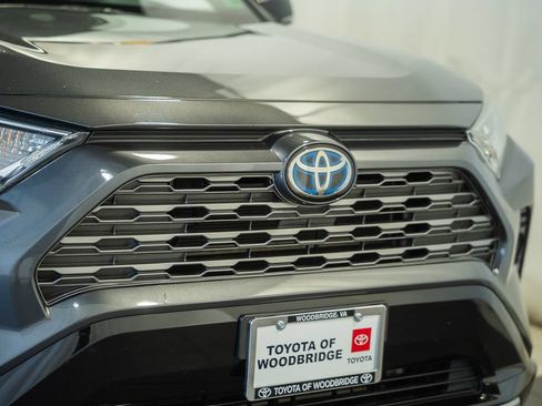 Used 2019 Toyota RAV4 XSE w/ Carpet Mat Package AWD/4WD image 11
