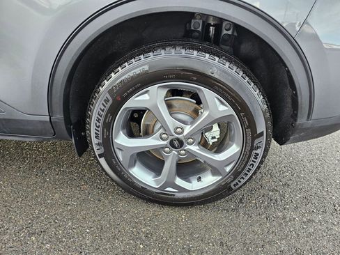 Certified 2025 Ford Escape ST-Line image 11