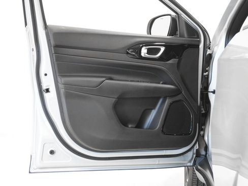 New 2026 Jeep Compass Latitude AWD/4WD image 10