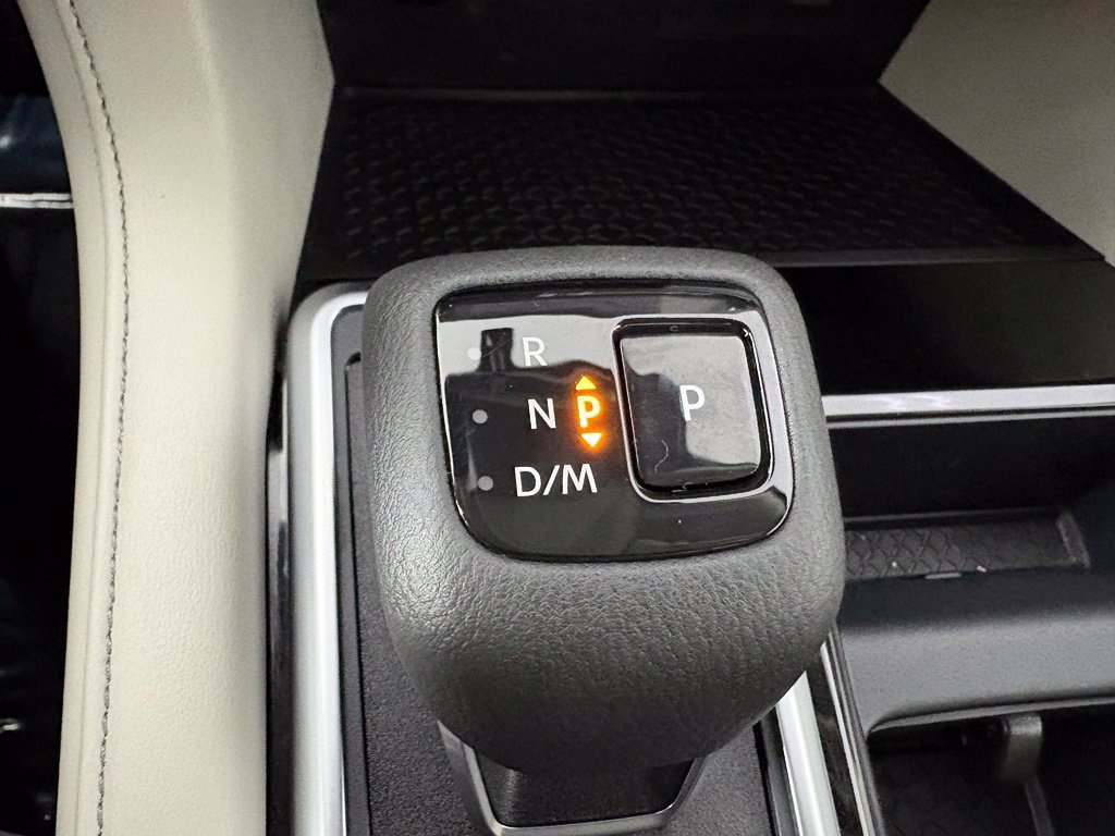 Used 2025 Nissan Pathfinder SV w/ Black Appearance Package AWD/4WD image 24