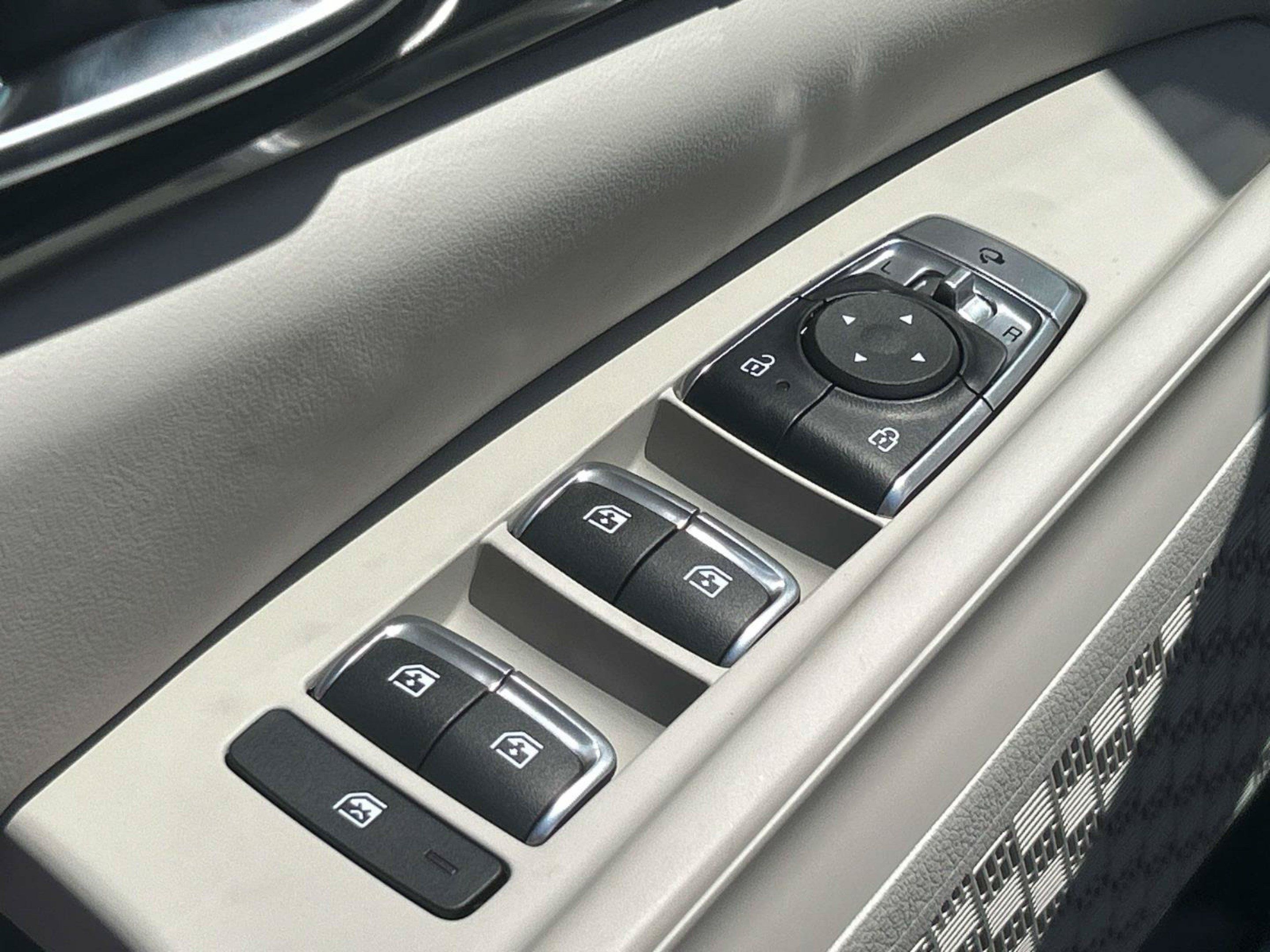New 2027 Kia Carnival SX FWD image 21