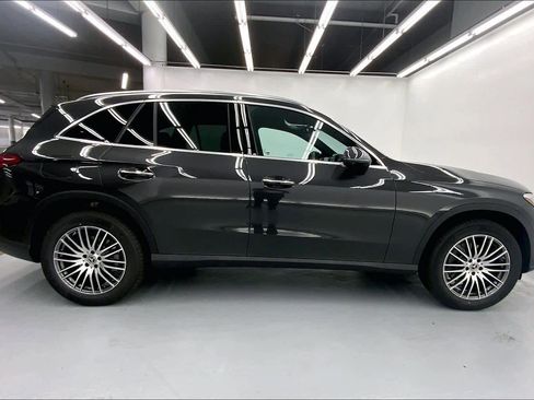 New 2026 Mercedes-Benz GLC 300 image 9