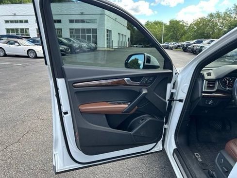 Used 2019 Audi Q5 2.0T Premium Plus w/ Premium Plus Package AWD/4WD image 12