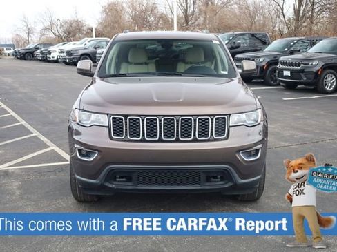 Used 2019 Jeep Grand Cherokee Laredo image 2