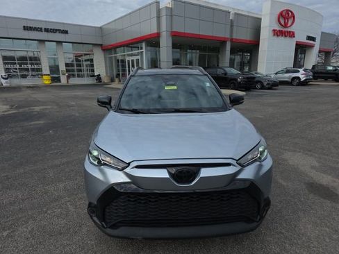 Certified 2024 Toyota Corolla Cross SE w/ Moonroof Package image 3