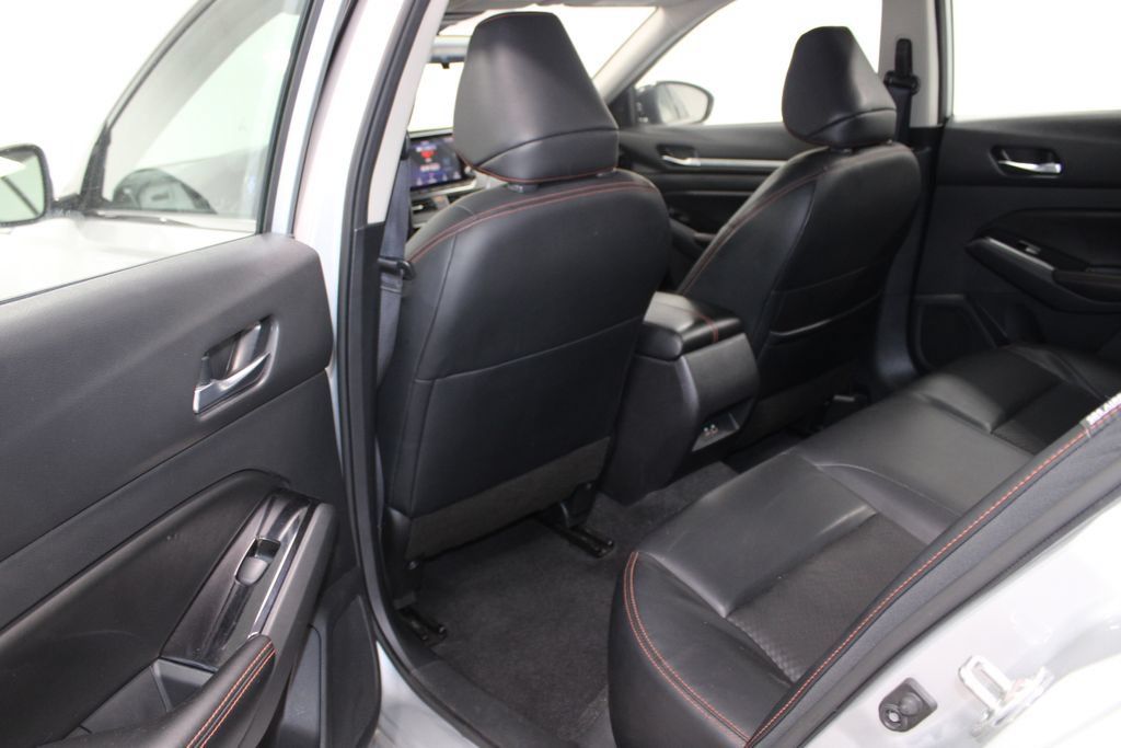 Used 2024 Nissan Altima 2.5 SR FWD image 17