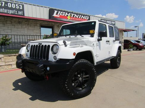 Used 2017 Jeep Wrangler Unlimited Sahara AWD/4WD image 1