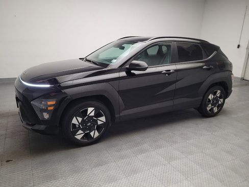 Used 2024 Hyundai Kona SEL FWD image 2