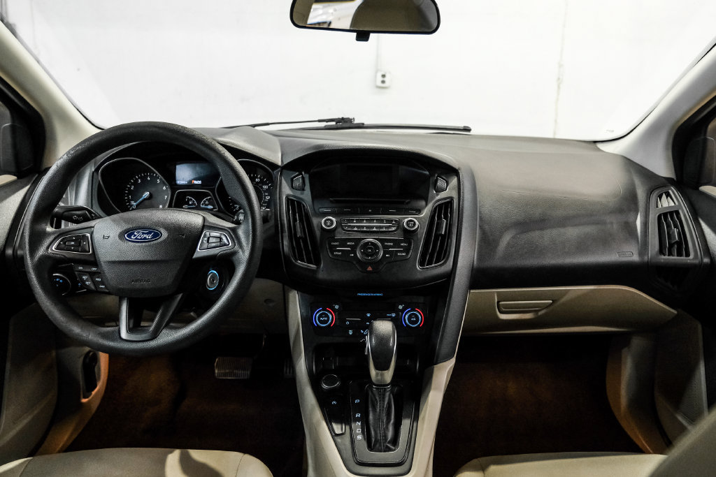 Used 2017 Ford Focus SE FWD image 15