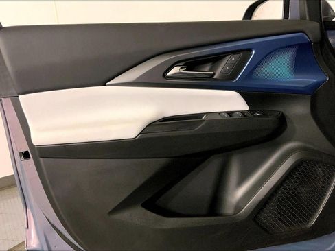 Used 2025 Chevrolet Equinox EV LT image 24