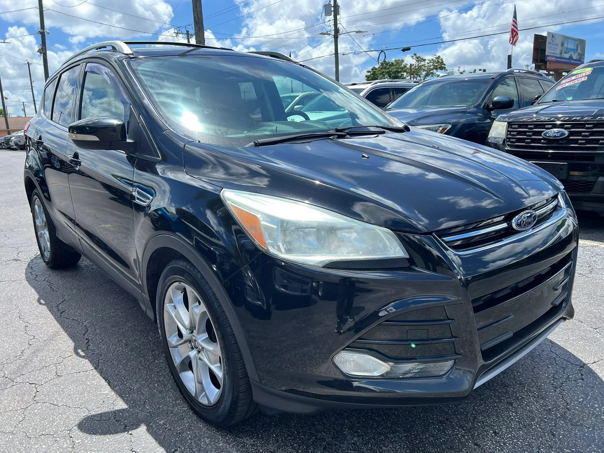 Used 2014 Ford Escape Titanium FWD image 4