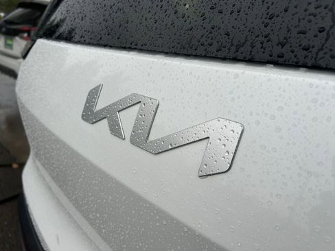 Used 2024 Kia EV9 Wind AWD/4WD image 31