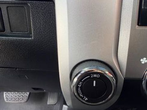 Used 2017 Toyota Tundra SR5 AWD/4WD image 14