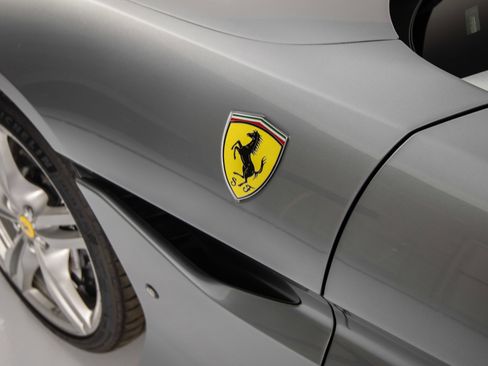 Certified 2019 Ferrari Portofino image 32