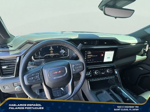 Used 2025 GMC Sierra 2500 AT4 w/ AT4 Premium Plus Package AWD/4WD image 16