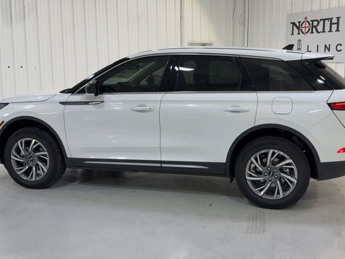 New 2026 Lincoln Corsair Premiere image 7