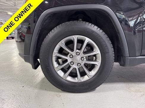Used 2020 Jeep Grand Cherokee Laredo w/ Laredo X Package AWD/4WD image 9