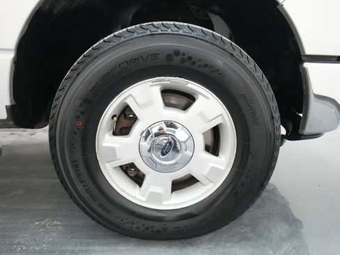 Used 2014 Ford F150 XLT w/ Trailer Tow Package image 10