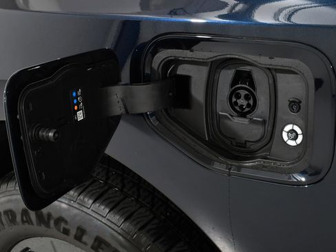 New 2025 Ford F150 Lightning Flash image 25