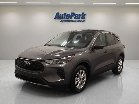Used 2023 Ford Escape Active w/ Tech Pack #1 AWD/4WD image 4