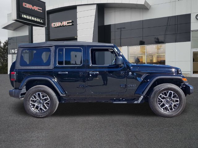 Used 2026 Jeep Wrangler Unlimited Sahara AWD/4WD image 25