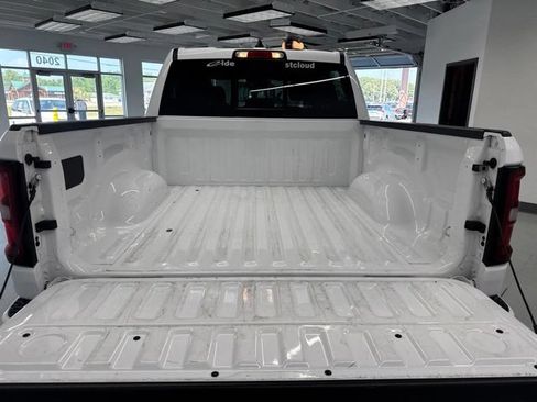 Used 2025 RAM 1500 Big Horn AWD/4WD image 13