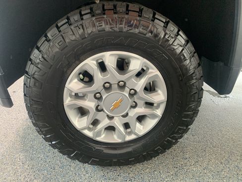 Used 2023 Chevrolet Silverado 2500 LTZ AWD/4WD image 32