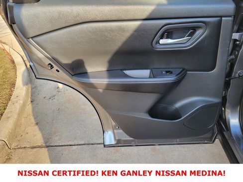 Certified 2025 Nissan Rogue SV image 41