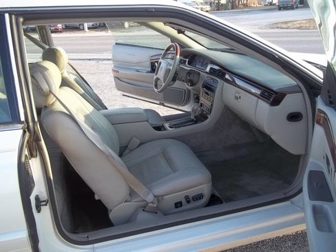 Used 2001 Cadillac Eldorado Touring image 10
