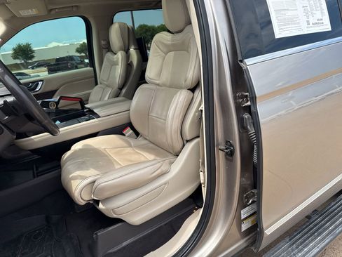 Used 2019 Lincoln Navigator L Reserve AWD/4WD image 13