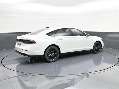 New 2025 Honda Accord SE image 12