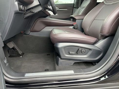 New 2026 Ford Explorer Platinum image 16